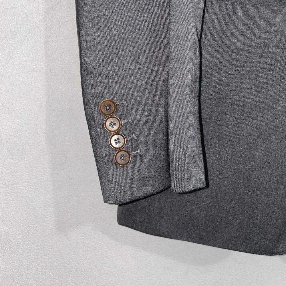 Isaia Men's Luxury Suit!